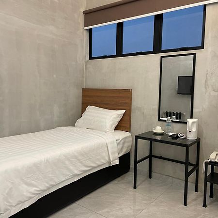 Hpy Hotel ايبوه المظهر الخارجي الصورة