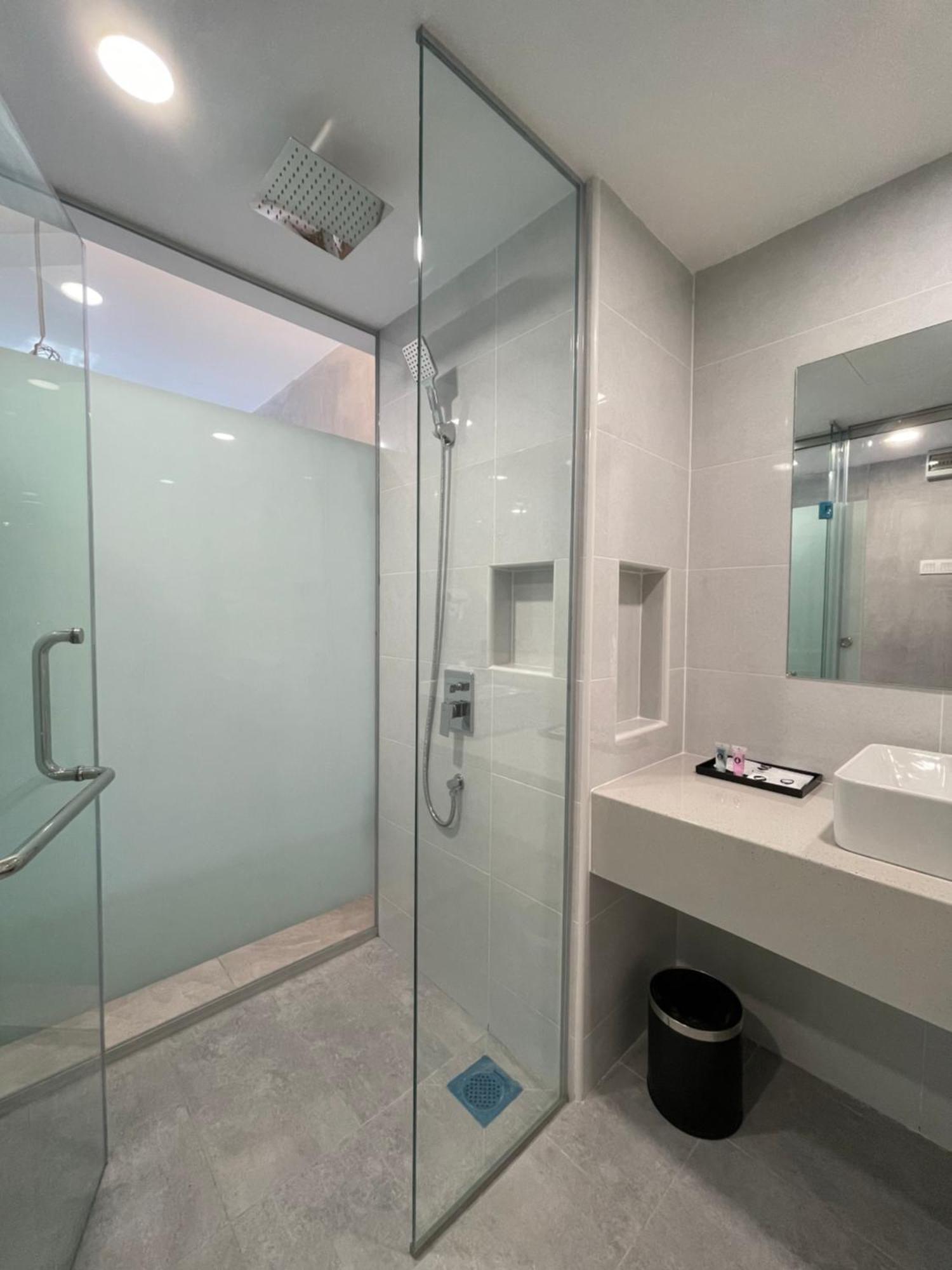 Hpy Hotel ايبوه المظهر الخارجي الصورة